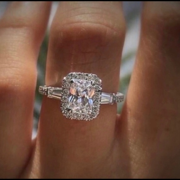 .925 Sterling Silver 5 Carat Moissanite Diamond - Picture 4 of 4